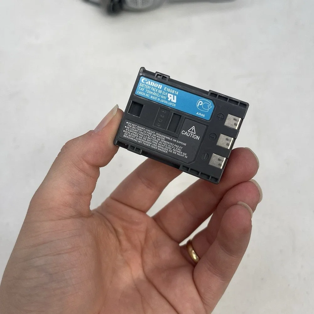 Canon ZR100 A MiniDV Tape Digital Video Camcorder Untested Dead Battery